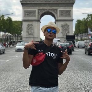 Meet your Posher, Tenzin